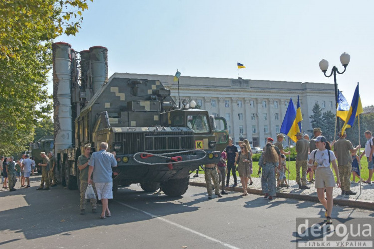 Херсон виставка військової і спеціальної техніки