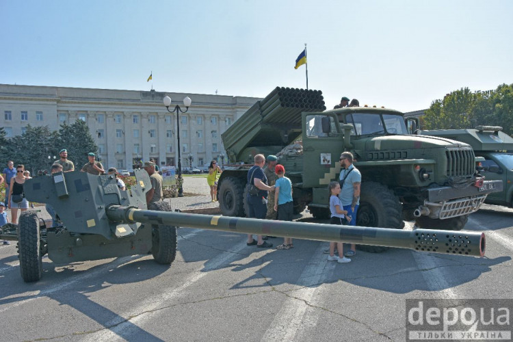 Херсон выставка военной и специальной техники